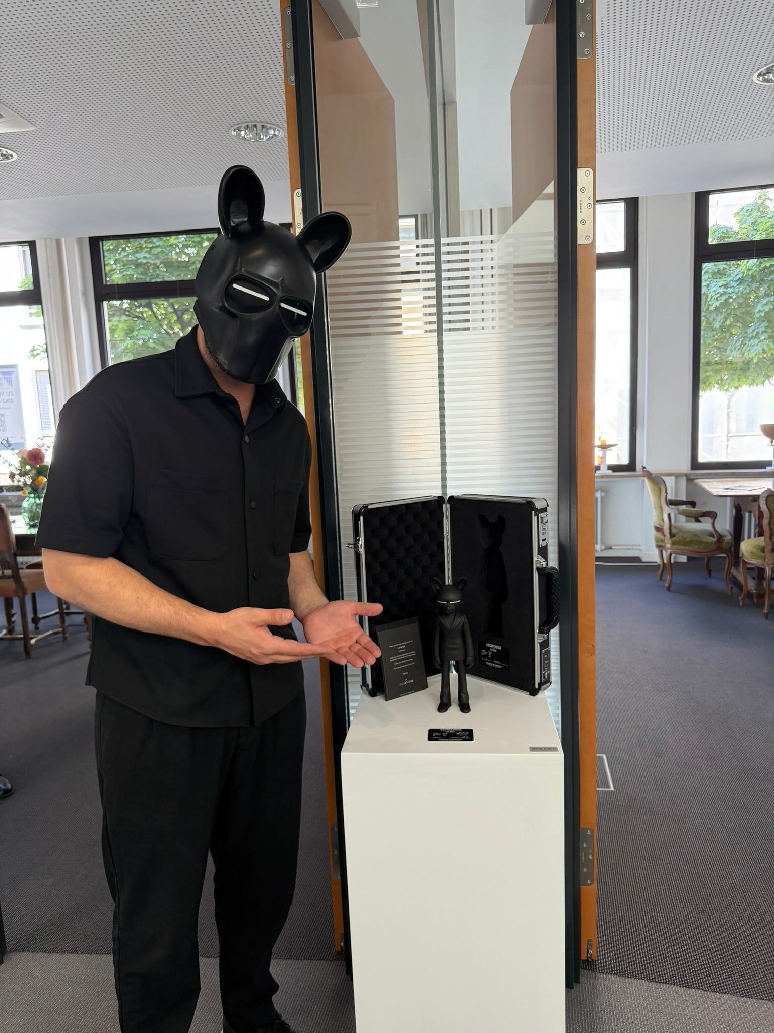 Art Basel ist nebenan. THE NOIR steht in ARTE Lörrach.